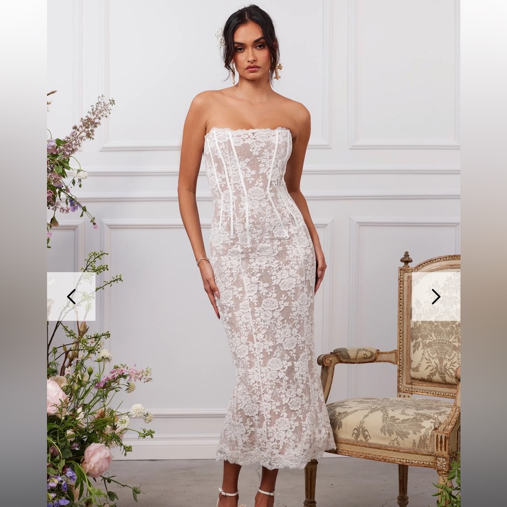 NEW! V. Chapman Capulet Dress in White Chantilly Lace